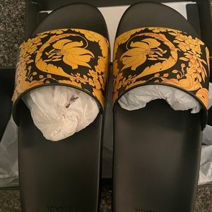 Versace Slides Size 41 100% Authentic Brand New in Box Never worn.